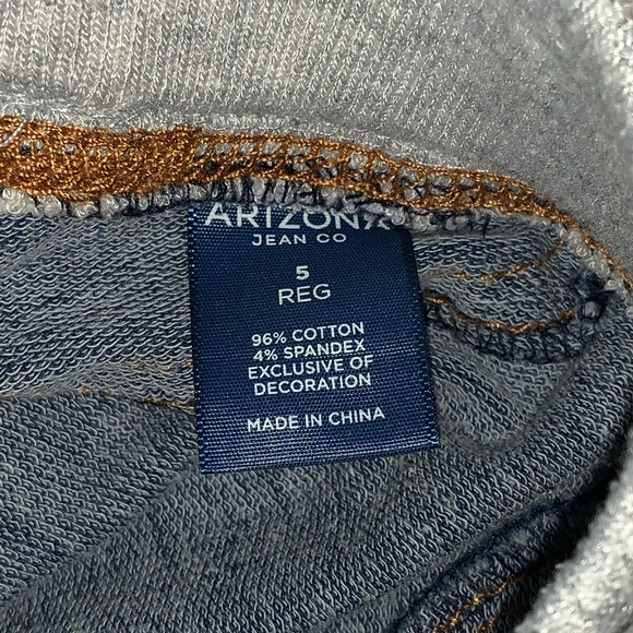 Little girl’s Arizona and Squeeze brand Jeggings - Picture 3 of 6